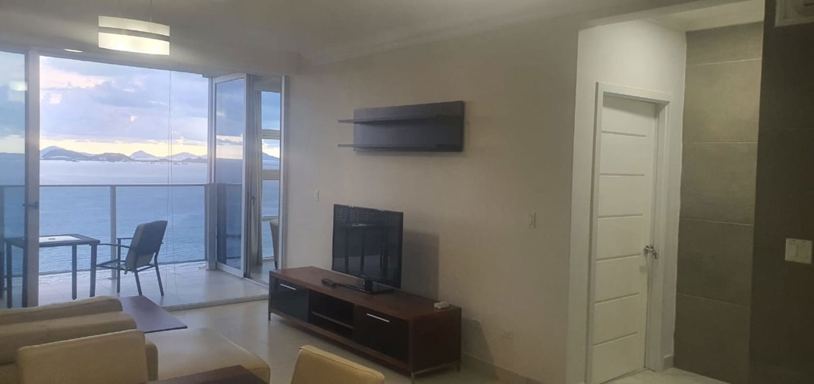 Luxury infinity pool overlooking the ocean at PH BICSA Financial Center Avenida Balboa Panama