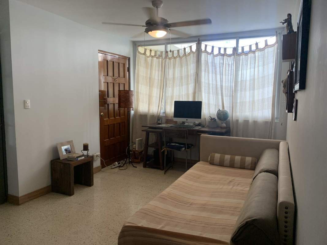 Large master bedroom with windows and closet PH Bellomar Marbella Panama