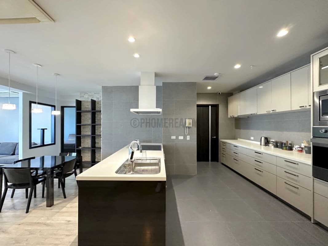 Luxury kitchen with granite countertops and appliances at PH Pacific Point Punta Pacífica Panama