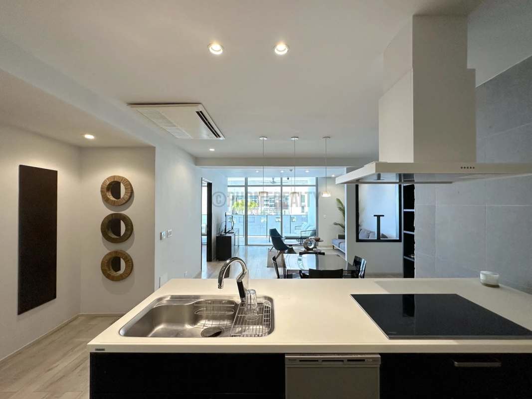 Private balcony with Pacific Ocean panoramic view at PH Pacific Point Panama