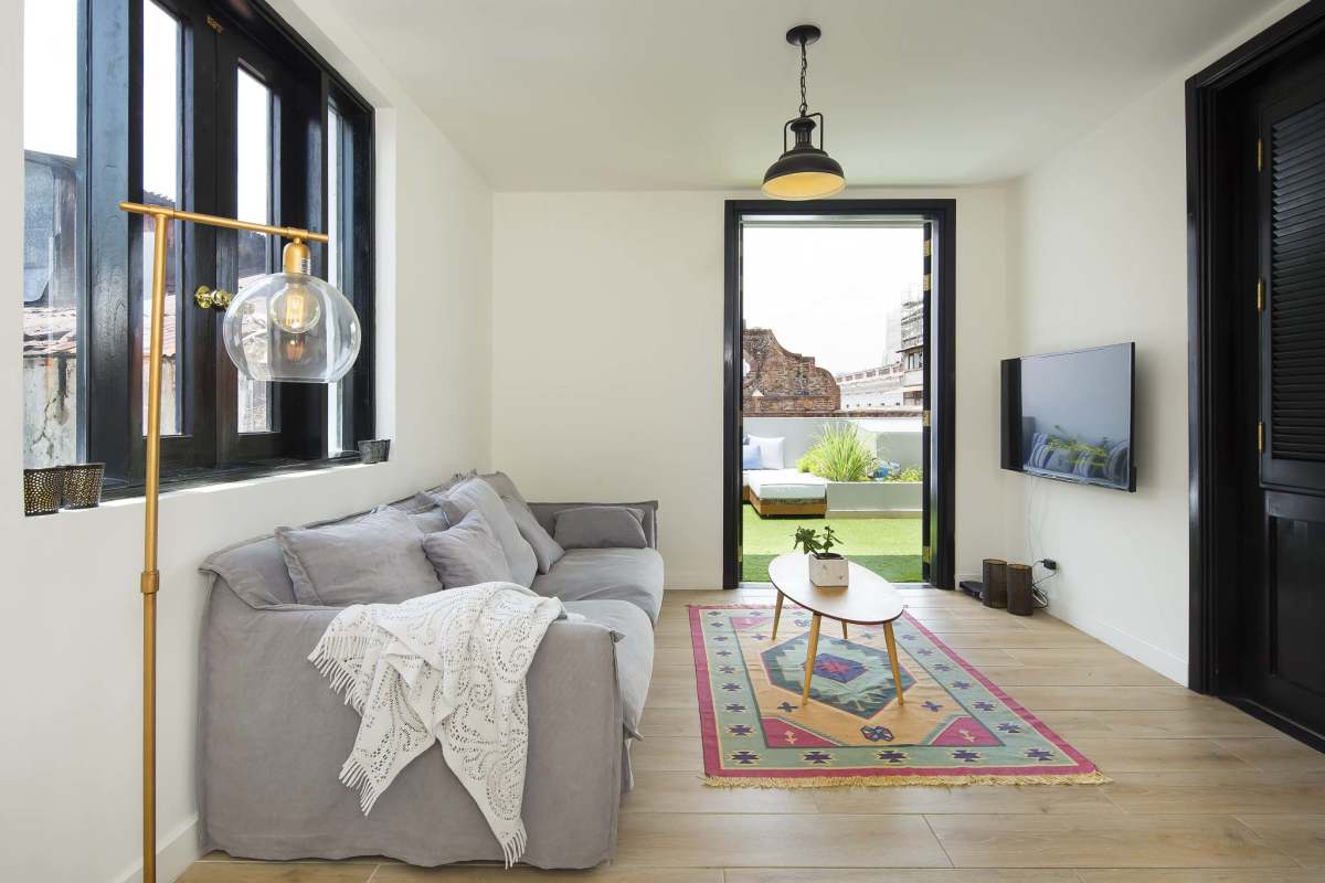 Rooftop terrace with skyline views barbeque area Casco Viejo apartment Edificio St Georges Panama