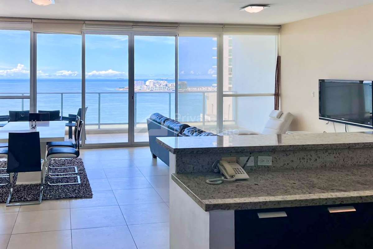 Spacious modern living & dining with panoramic ocean views and balcony in PH Oceanaire Panama
