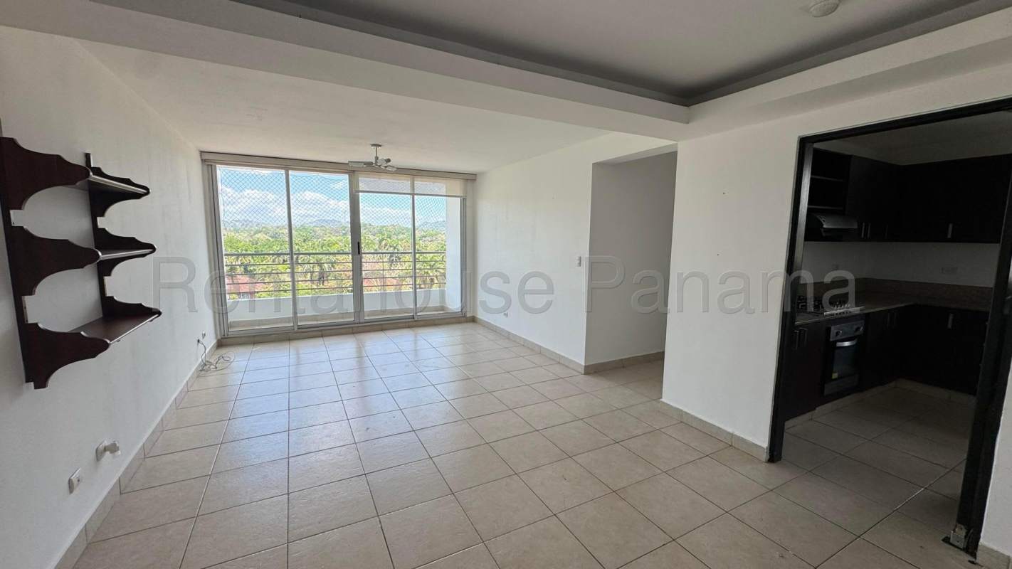 Kitchen with granite countertops, appliances in PH Clayton Residence apartment Panama