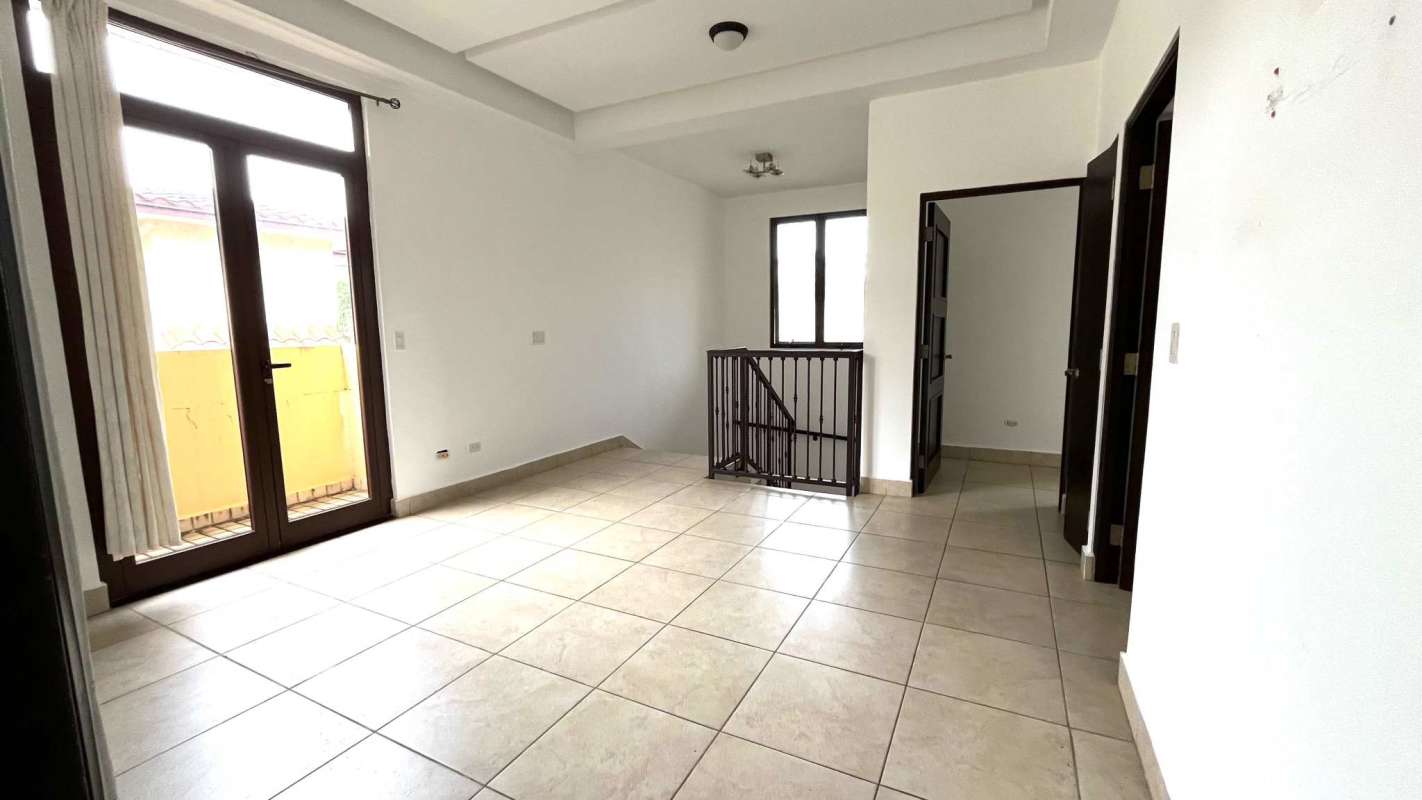 Children's bedroom with colorful mural balcony Embassy Club Clayton