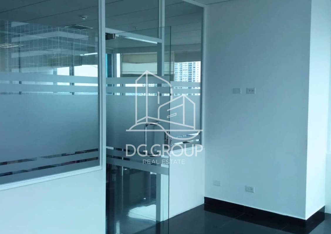 Private furnished office with glass partitions at PH Prime Time Tower Panama City