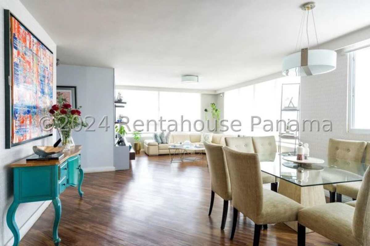 Bright dining living area panoramic windows PH Park City Obarrio Panama