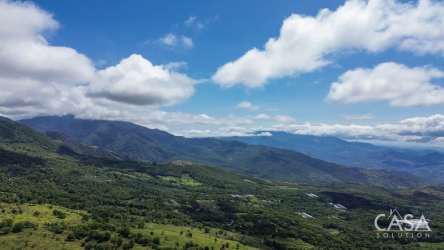 Expansive lush mountain landscape in Alto Jaramillo Chiriquí ideal for residential lots