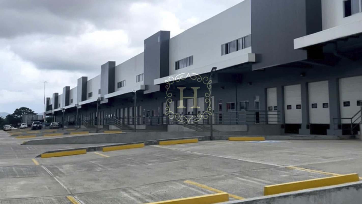 Industrial Warehouse Costa Sur 1250m2 Near Airport