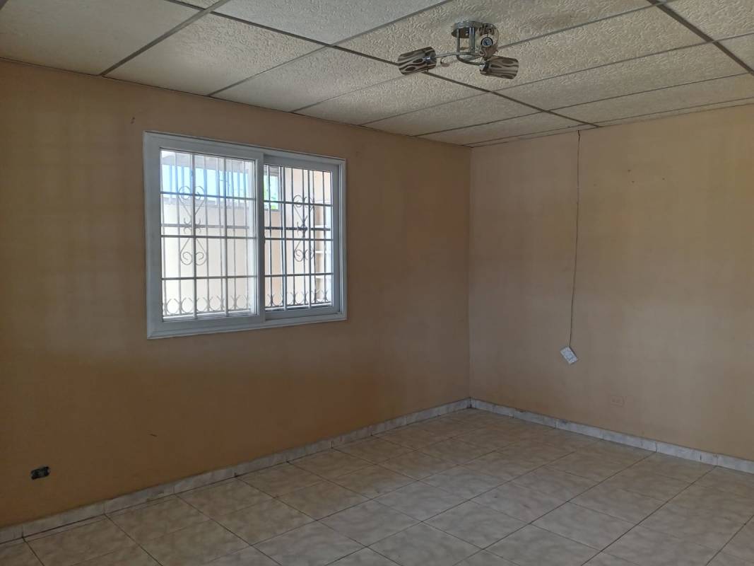 Traditional bathroom with green tiles bathtub and pedestal sink Urbanización Don Bosco Panama