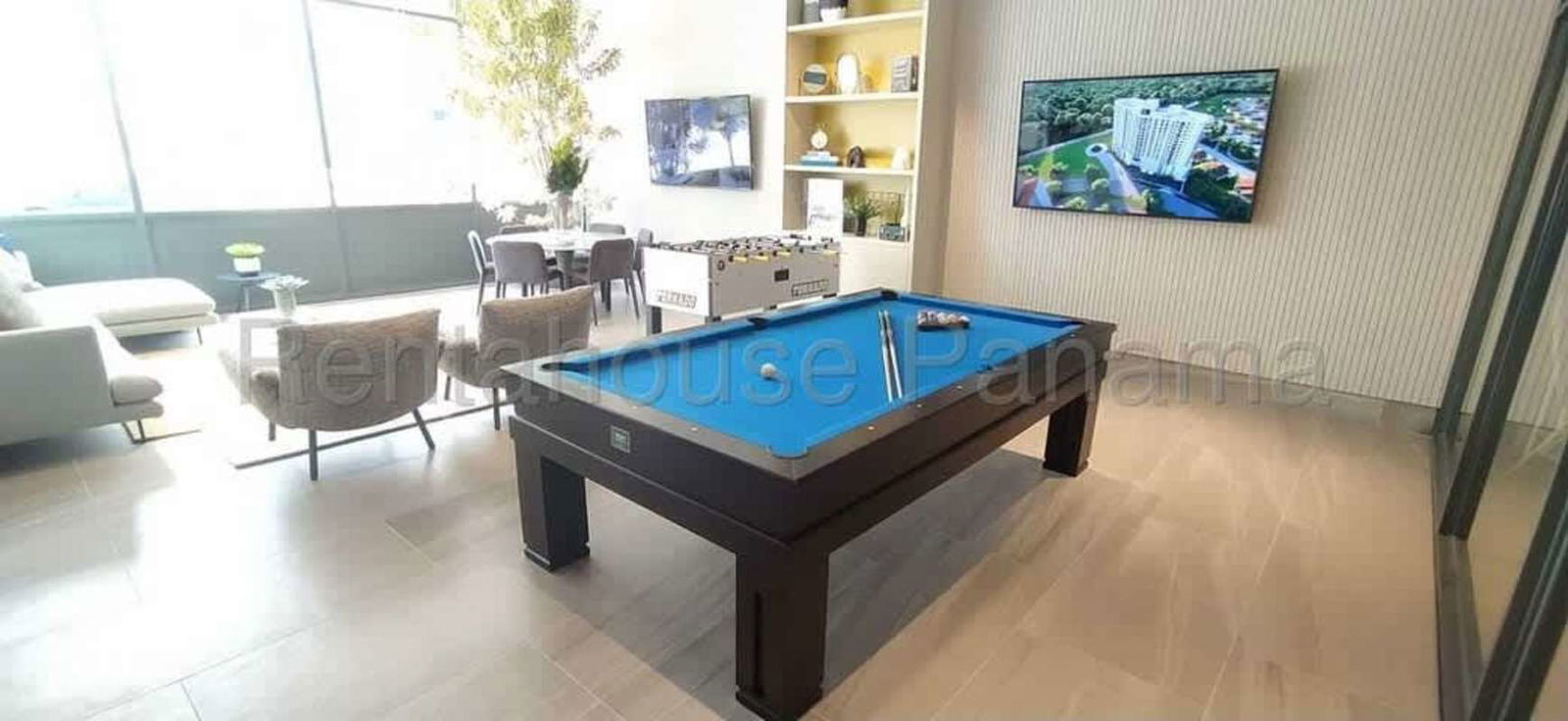 Contemporary kitchen with quartz countertops and built-in cabinetry in PH Ocean House Santa María Panama