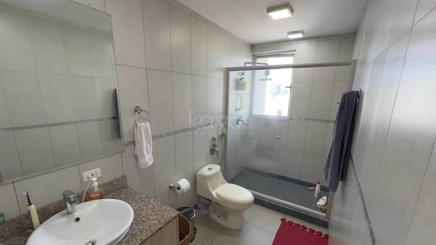 Comfortable second bedroom with city views in PH Moon Tower Coco del Mar Panama