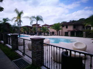 Single Family House for Sale in Clayton - 4 bedrooms