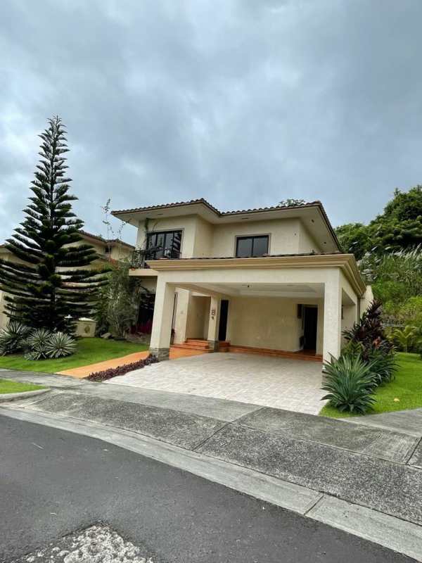 Mediterranean style luxury house with garage in Embassy Club Clayton Panama