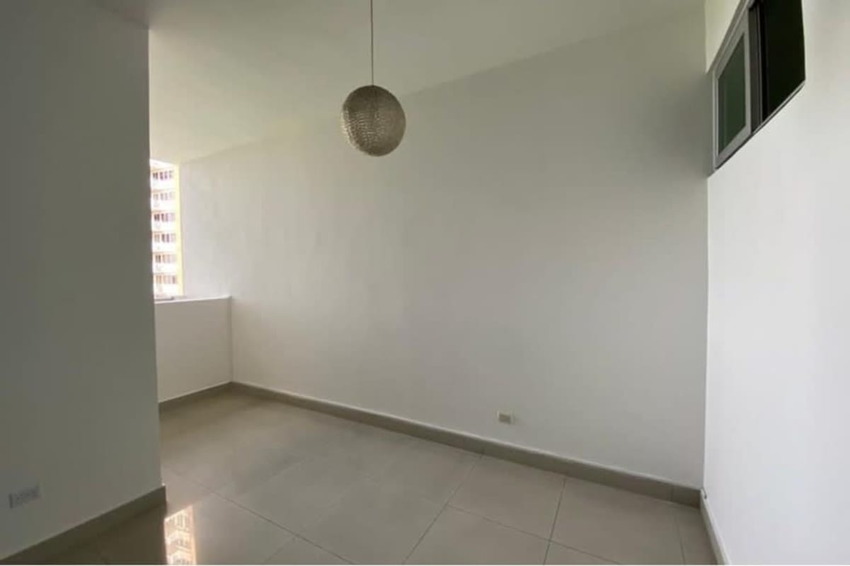 Spacious 3BR Apartment with Terrace in PH Cangrejo Tower