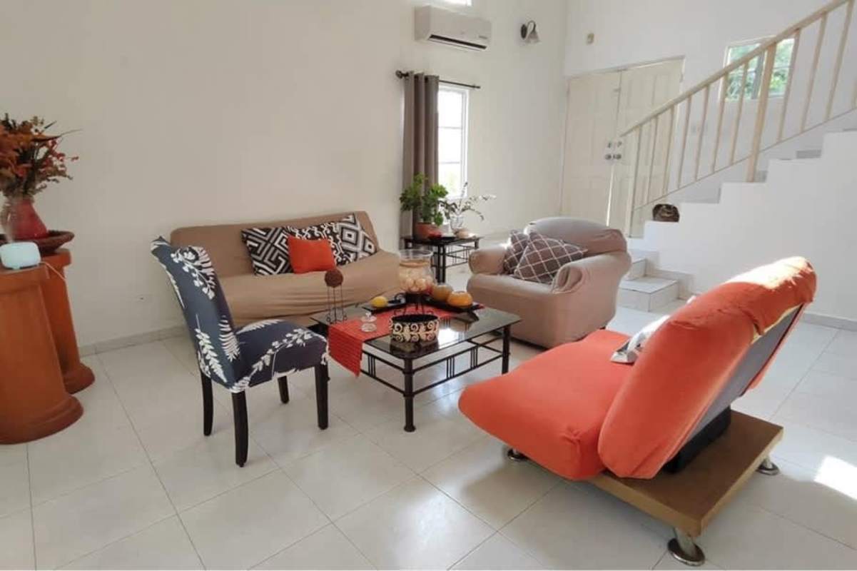 4 Bedroom House for Sale Fuente del Fresno San Miguelito - View 3