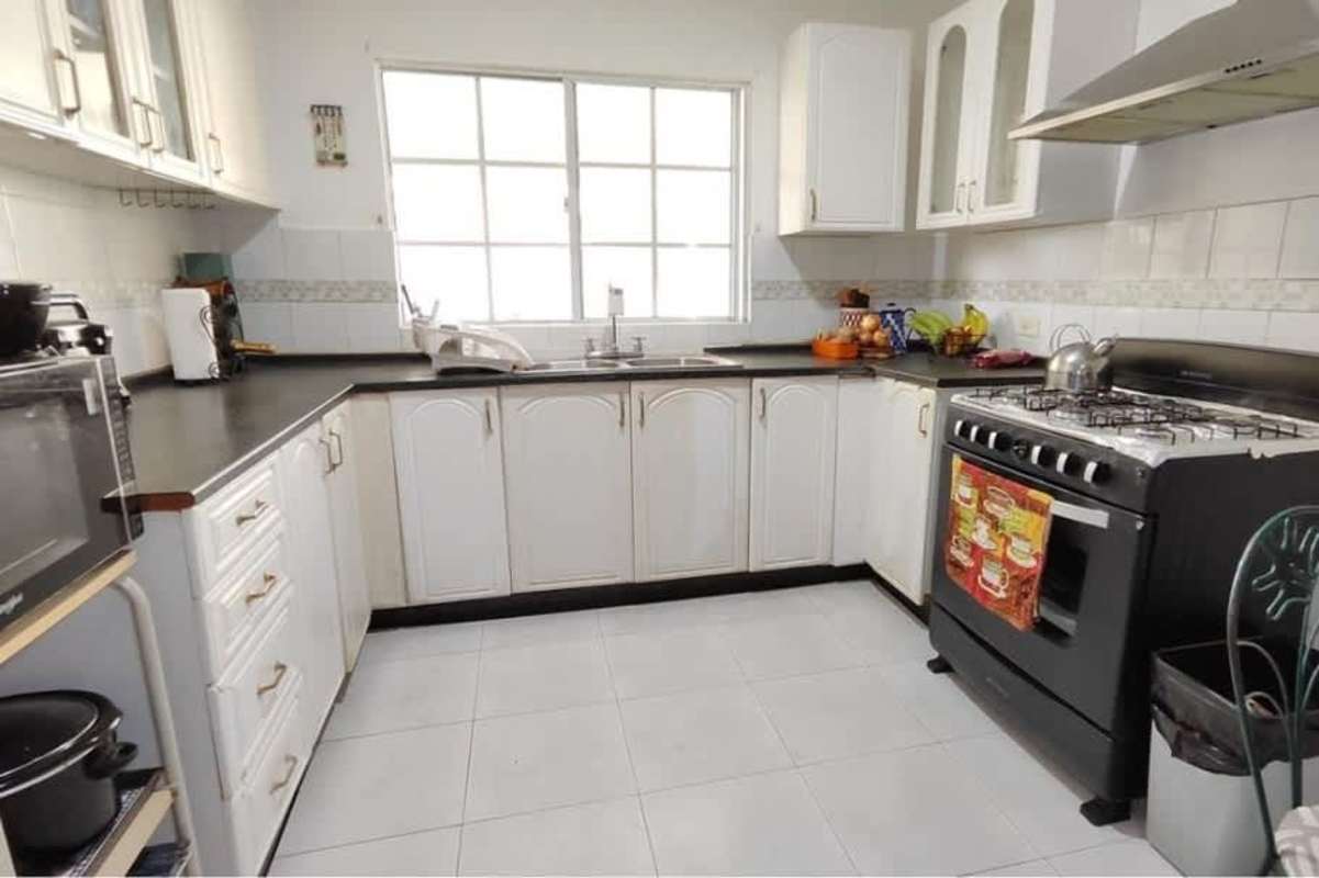 4 Bedroom House for Sale Fuente del Fresno San Miguelito - View 6