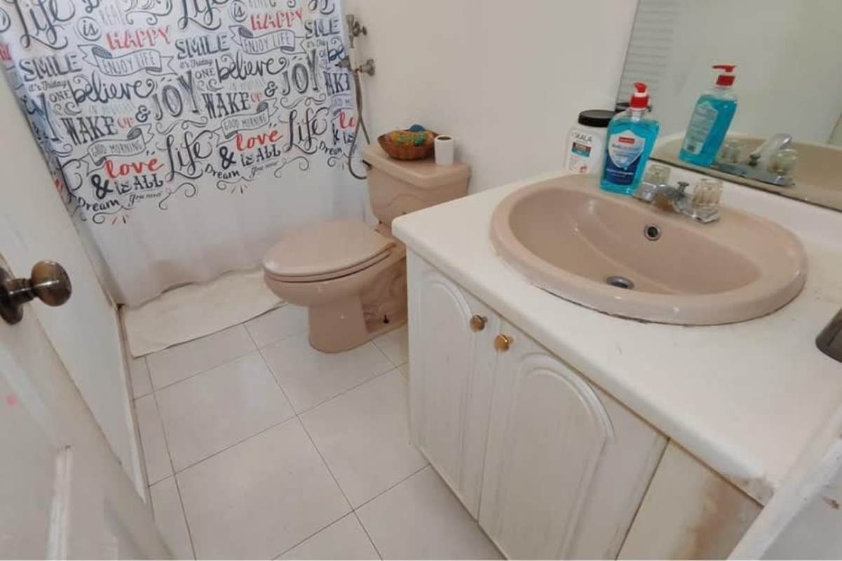 4 Bedroom House for Sale Fuente del Fresno San Miguelito - View 9