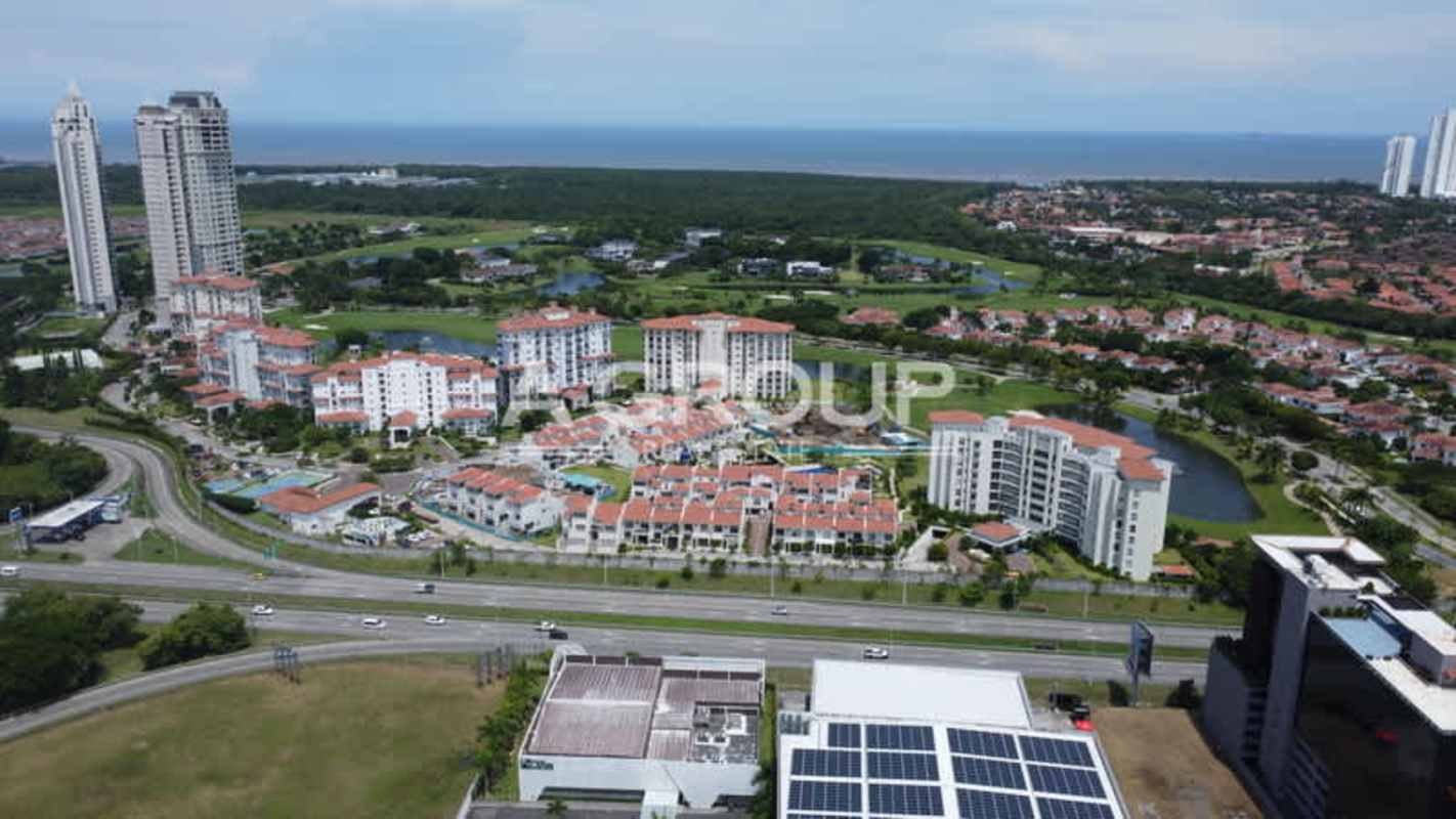 Mixed aerial of buildings, residential and commercial plots in Santa Maria Panama