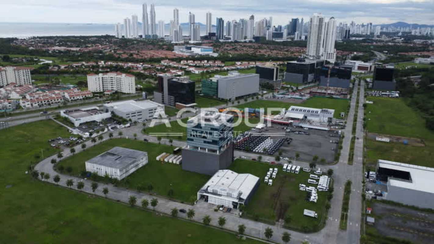 Aerial showing Panama golf course, upscale residential, corporate land and skyline