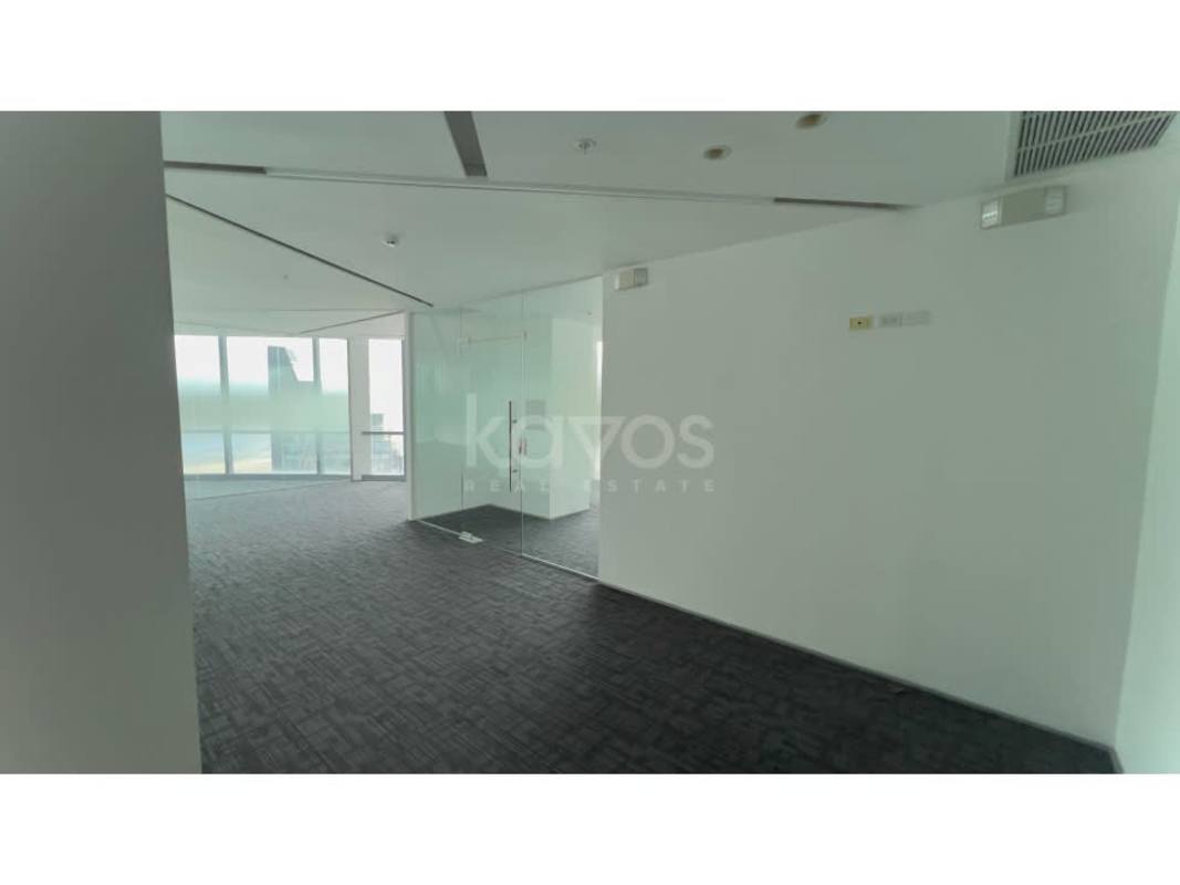 Bright empty office space with panoramic city and ocean view in Costa del Este high-rise