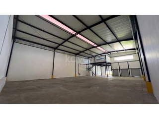 Warehouse for Rent in 24 de Diciembre - 0 bedrooms