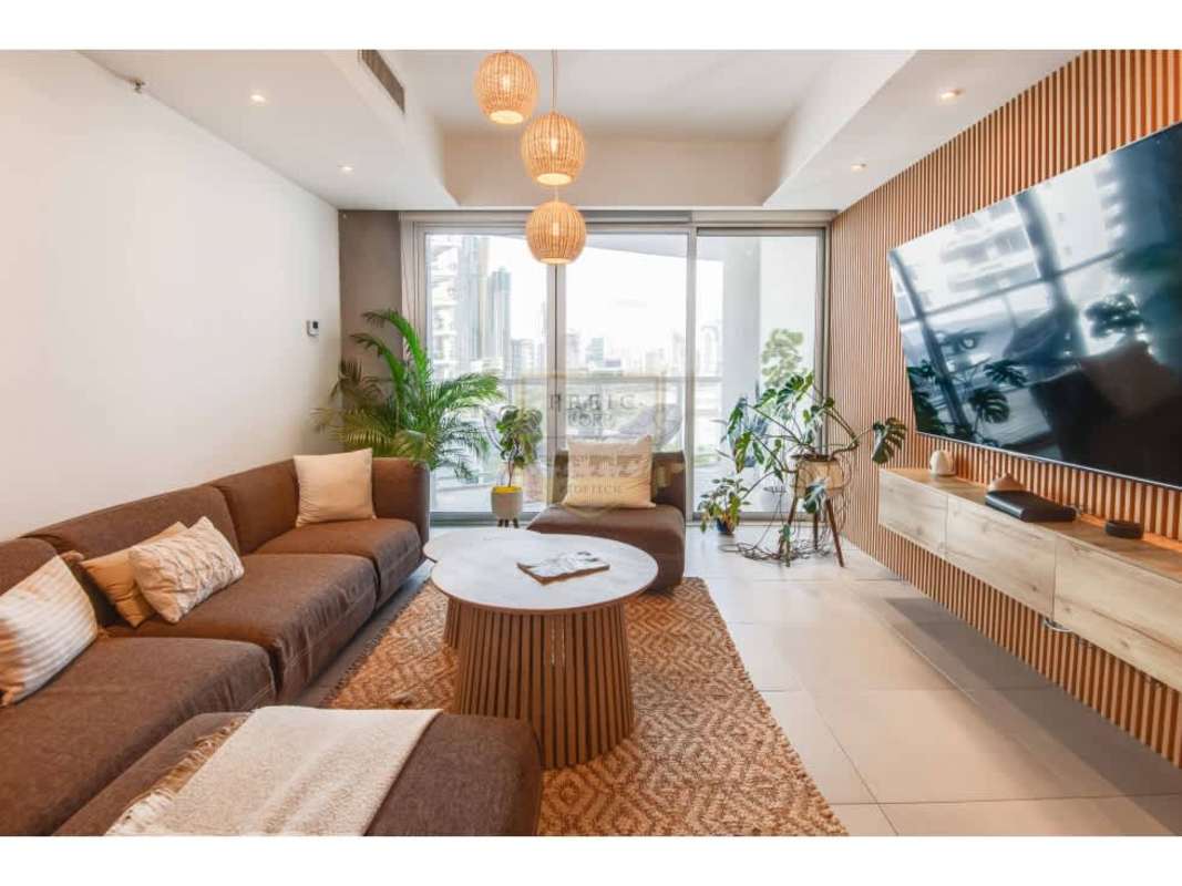 Spacious master bedroom with private balcony and ocean view in PH Yacht Club Avenida Balboa Panama