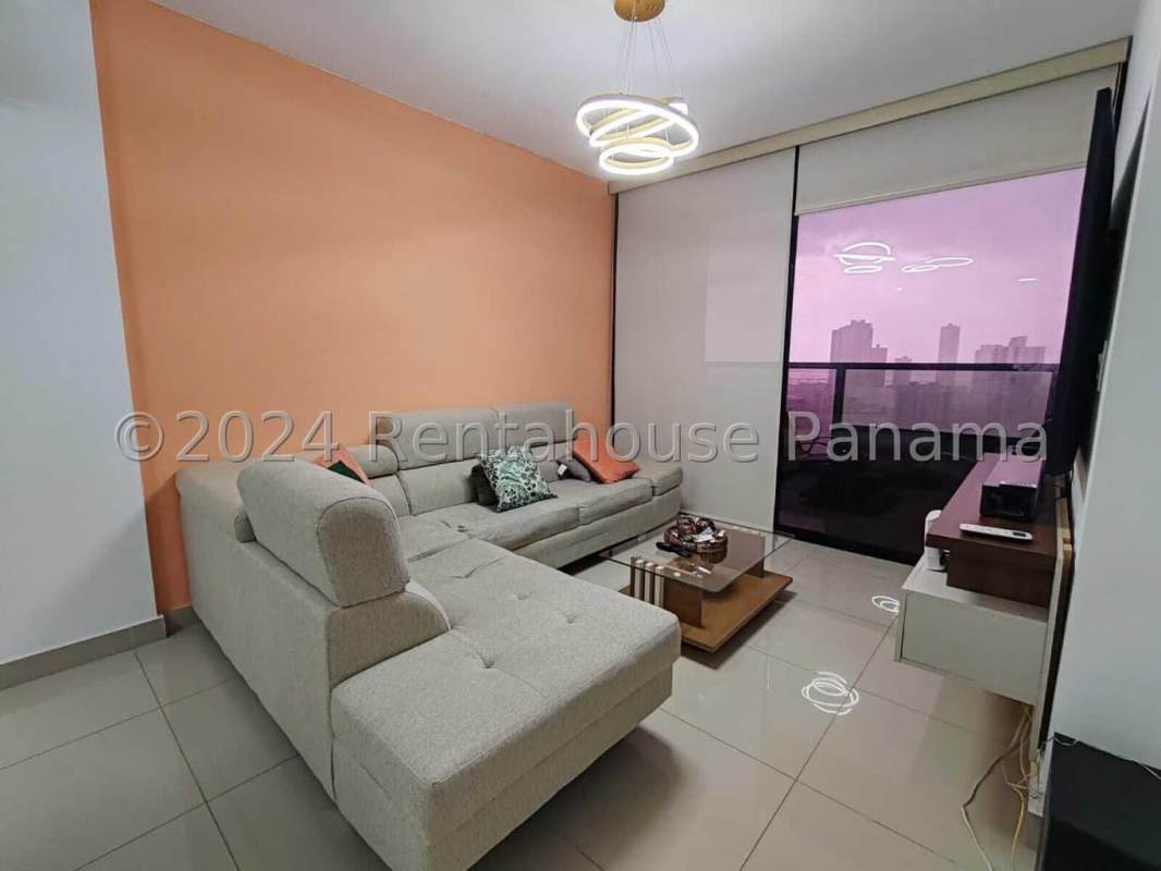 Second bedroom with built-in closet in PH Quattro Parque Lefevre Panama for sale