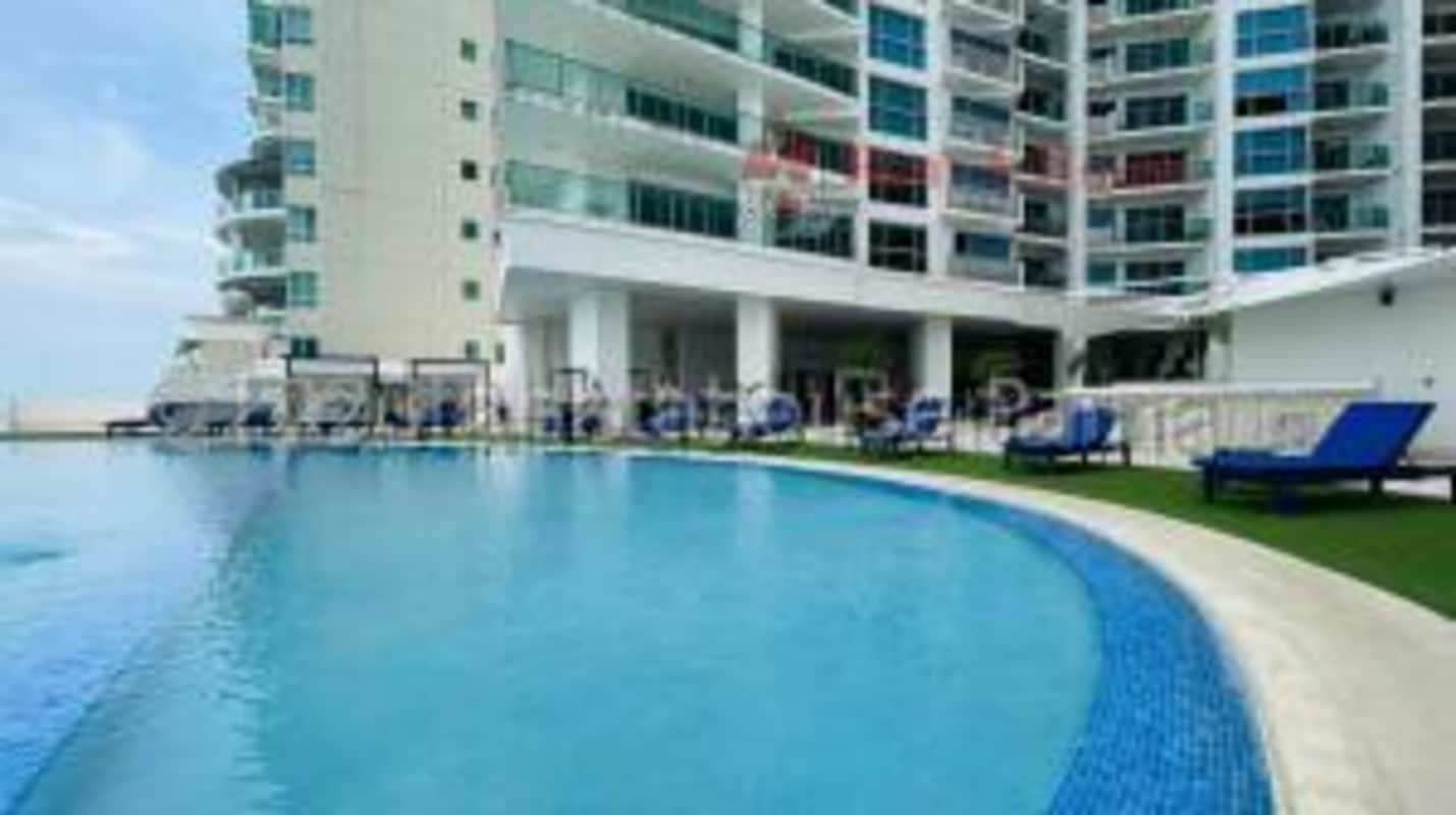 Infinity edge swimming pool overlooking Pacific Ocean at PH Oasis on the Bay Punta Pacifica Panama