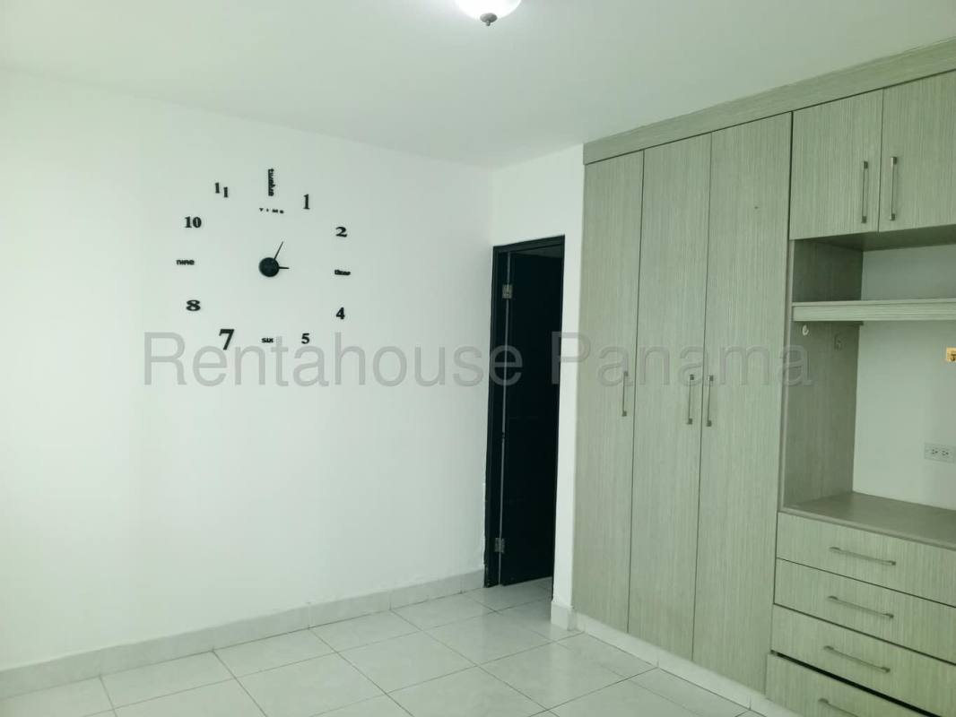 Modern gym facility with equipment PH Vivendi Edison Park Panama City