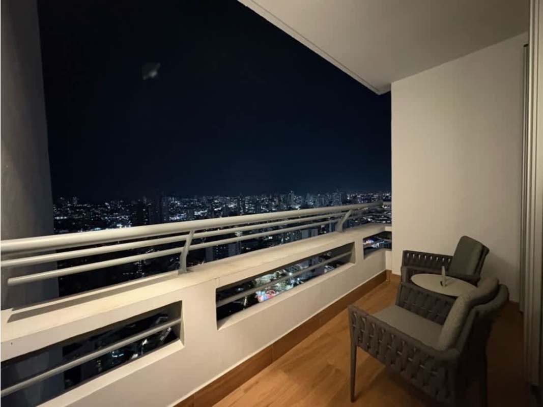 Secondary room with sofa bed and electric desk in PH Luxor 400 El Cangrejo Panama