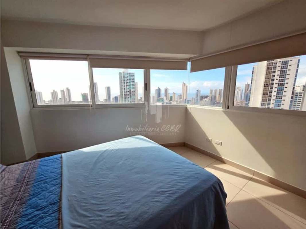 Rooftop infinity pool with panoramic city skyline views at PH Tee One San Francisco Panama