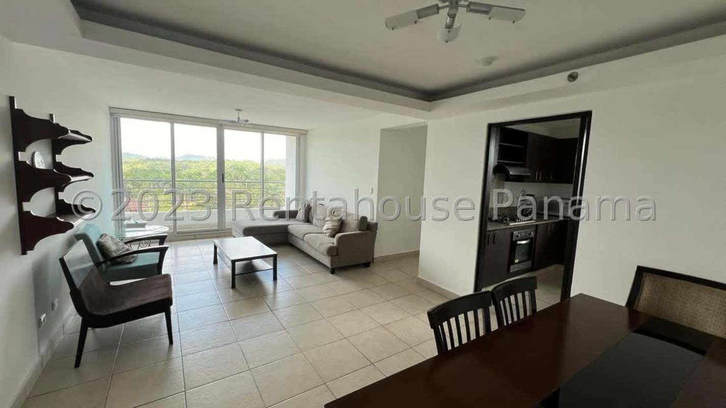 Spacious 3BR Apartment with Balcony & Pool in Clayton