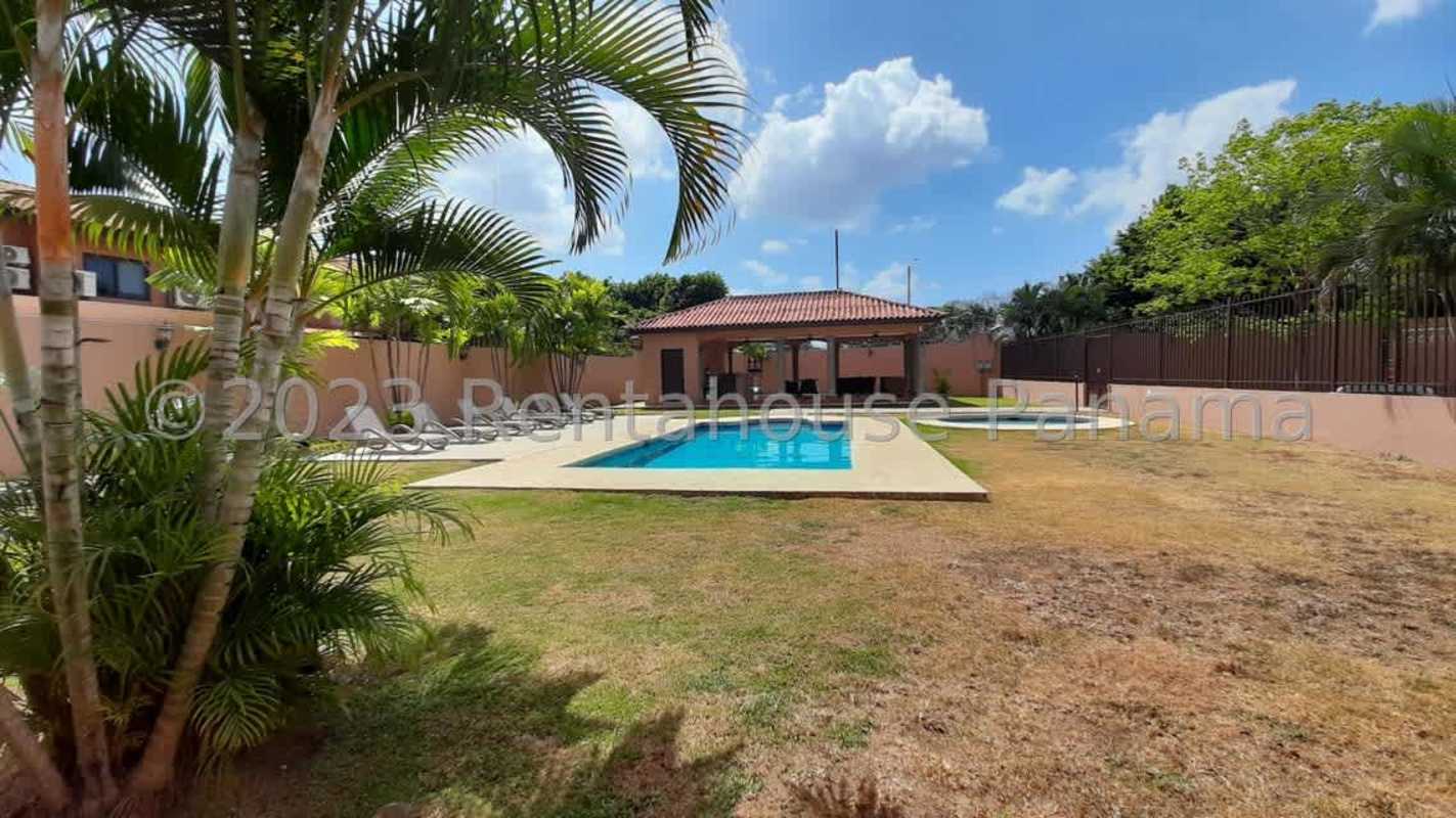 Bedroom with closets ceiling fan bright Costa Sur Panama