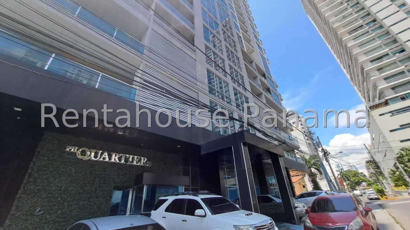 Modern fitness center with gym equipment and city views in PH Quartier San Francisco Panama