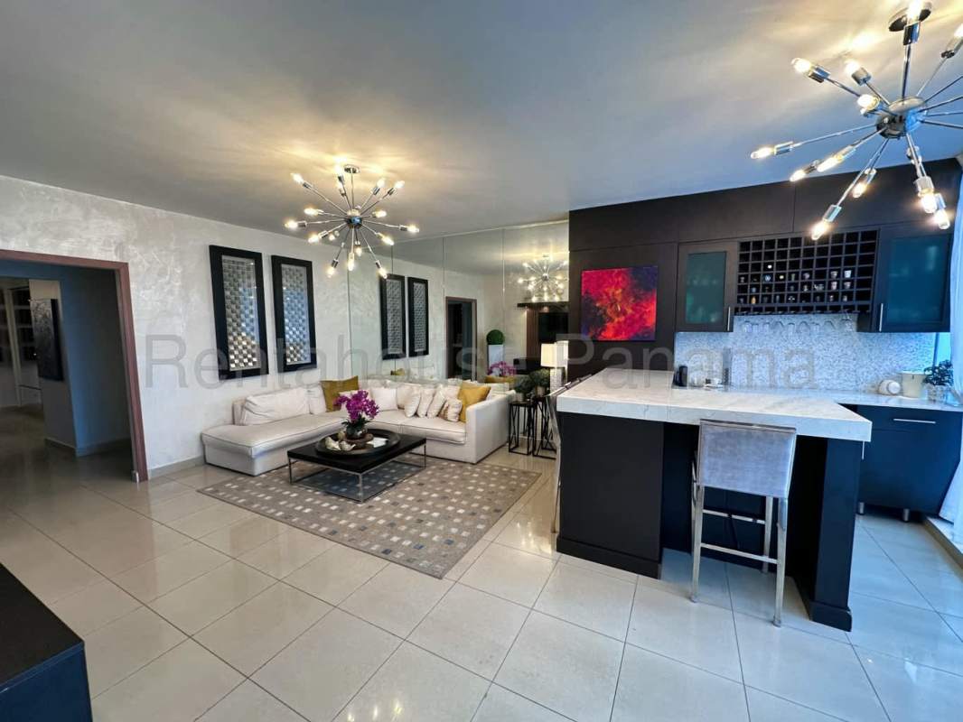 Second bedroom with large windows in PH Diamond Panama City