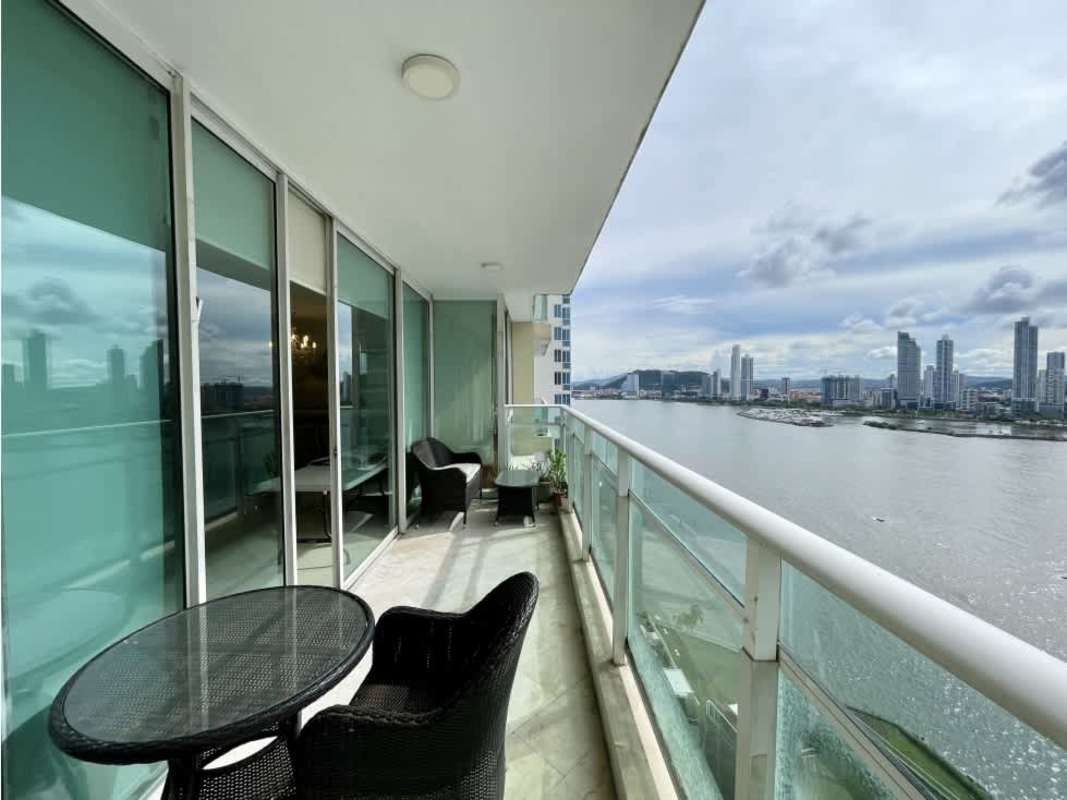 Panoramic balcony with waterfront and city skyline views PH Peninsula Punta Paitilla Panama