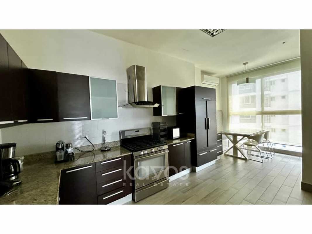 Penthouse luxury bathroom with marble, bathtub, skyline and ocean views PH Titanium Costa del Este Panama
