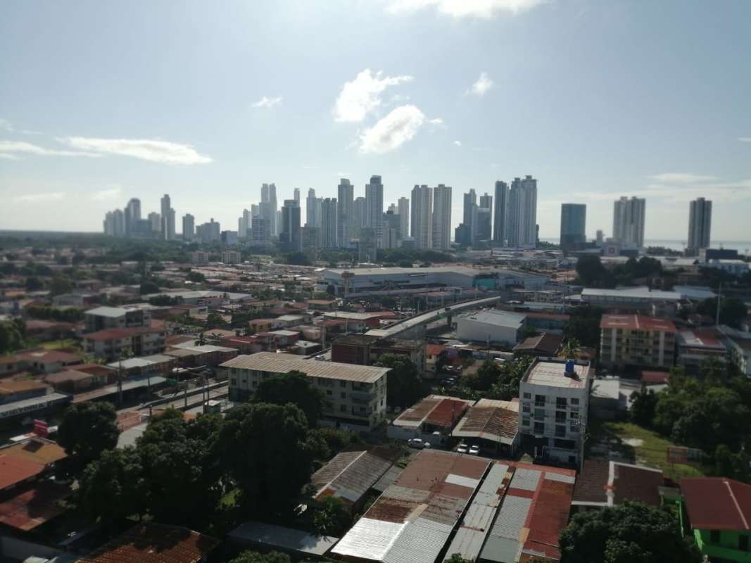 Modern kitchen with granite countertop, cabinets and appliances in PH Centennial Parque Lefevre, Panama City