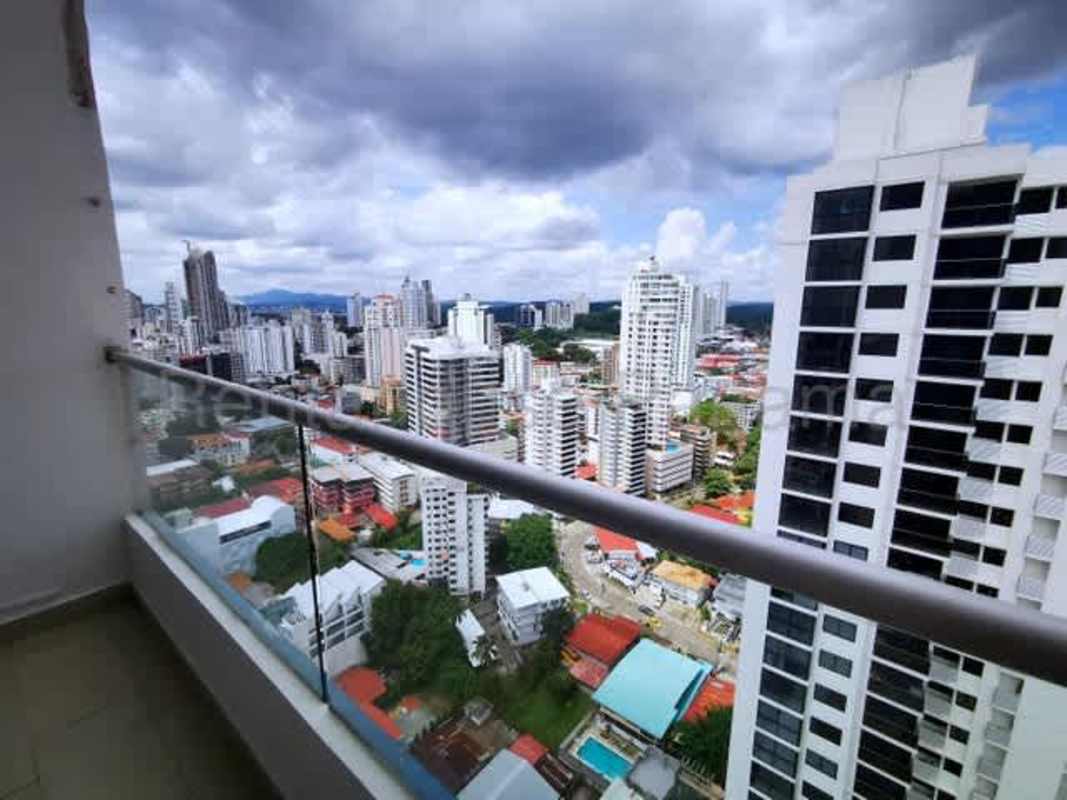 Modern fitness center with treadmills and gym machines in Rainbow Tower Panama