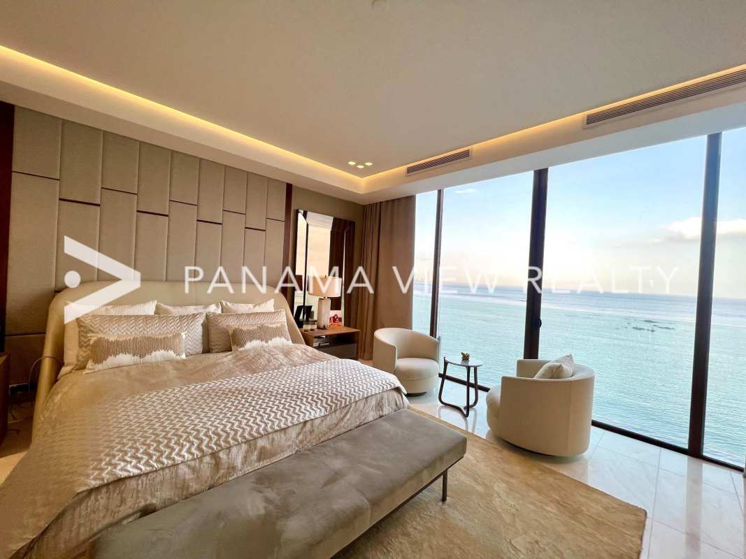 Luxurious master bedroom with panoramic sea views in PH The Residences Punta Pacifica