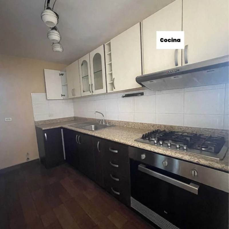 Bedroom with large window, AC, ceiling fan and built-in wardrobe PH Torre Porras Via Porras