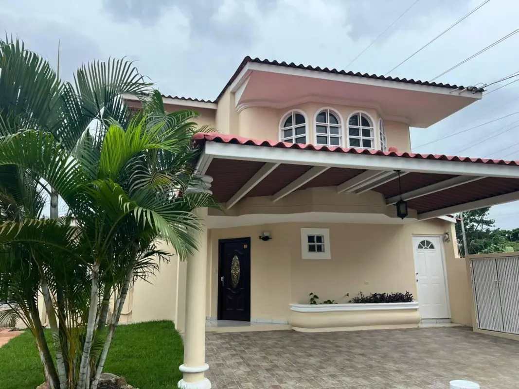 Large tiled living room with ceiling fan, glass doors, neutral colors in PH Torres de Toscana Panama