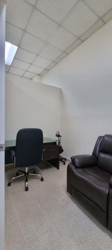 Ground Floor 138m² Office Next to San Fernando Hospital Hato Pintado