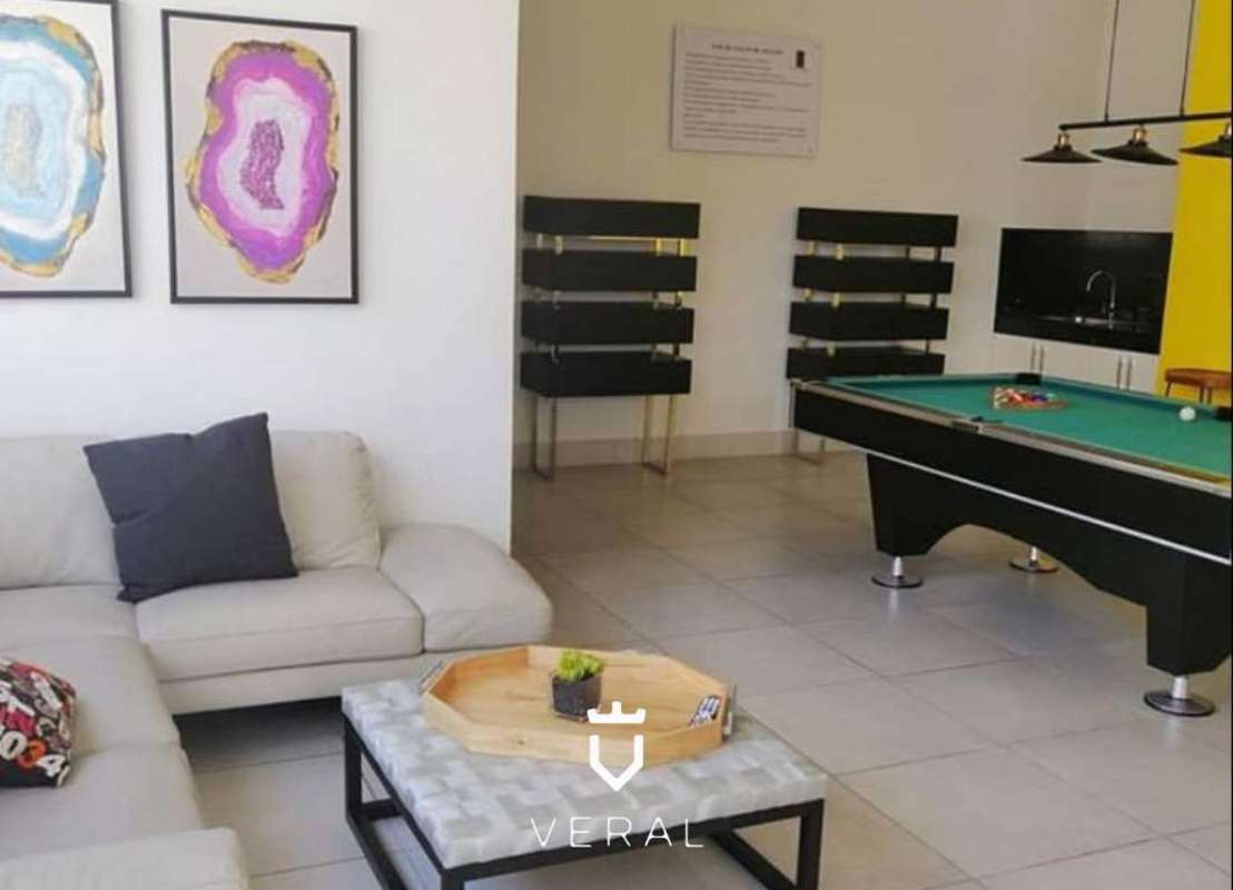 Luxurious infinity rooftop swimming pool deck at PH Luxor Tower 300 with panoramic Panama City views