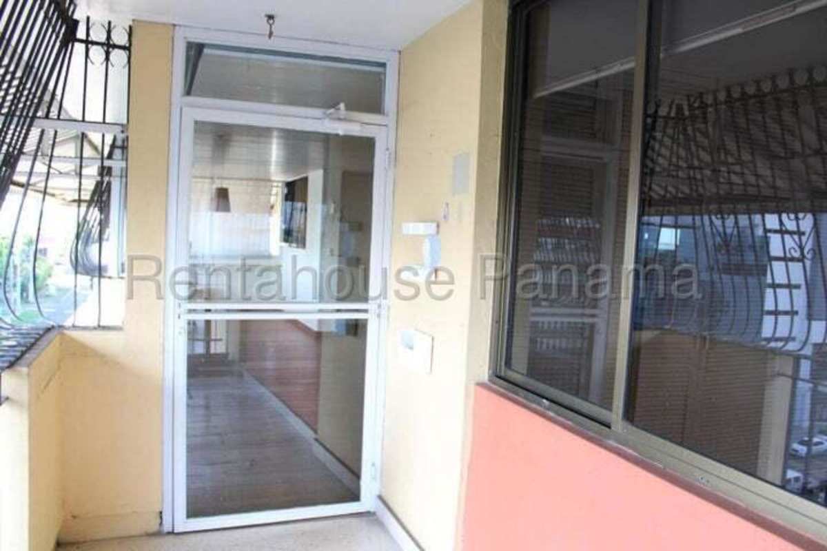 Master bedroom with large window and closet PH Obarrio Central Panama City