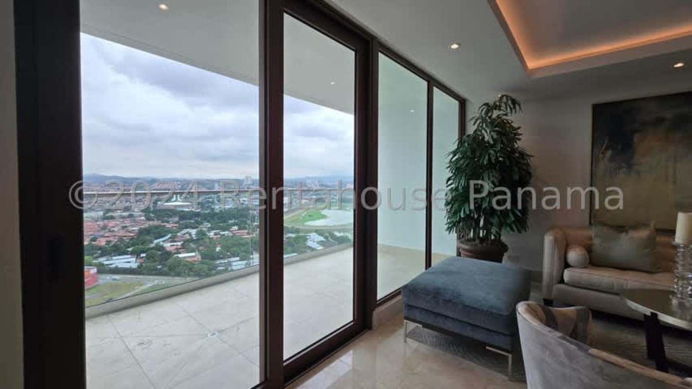 Luxury infinity pool with sun loungers mountain and golf view PH The Colonial Santa Maria Panama