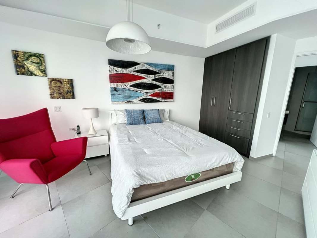 Spacious kitchen with island, granite countertops, high-end appliances PH BICSA Tower Panama City