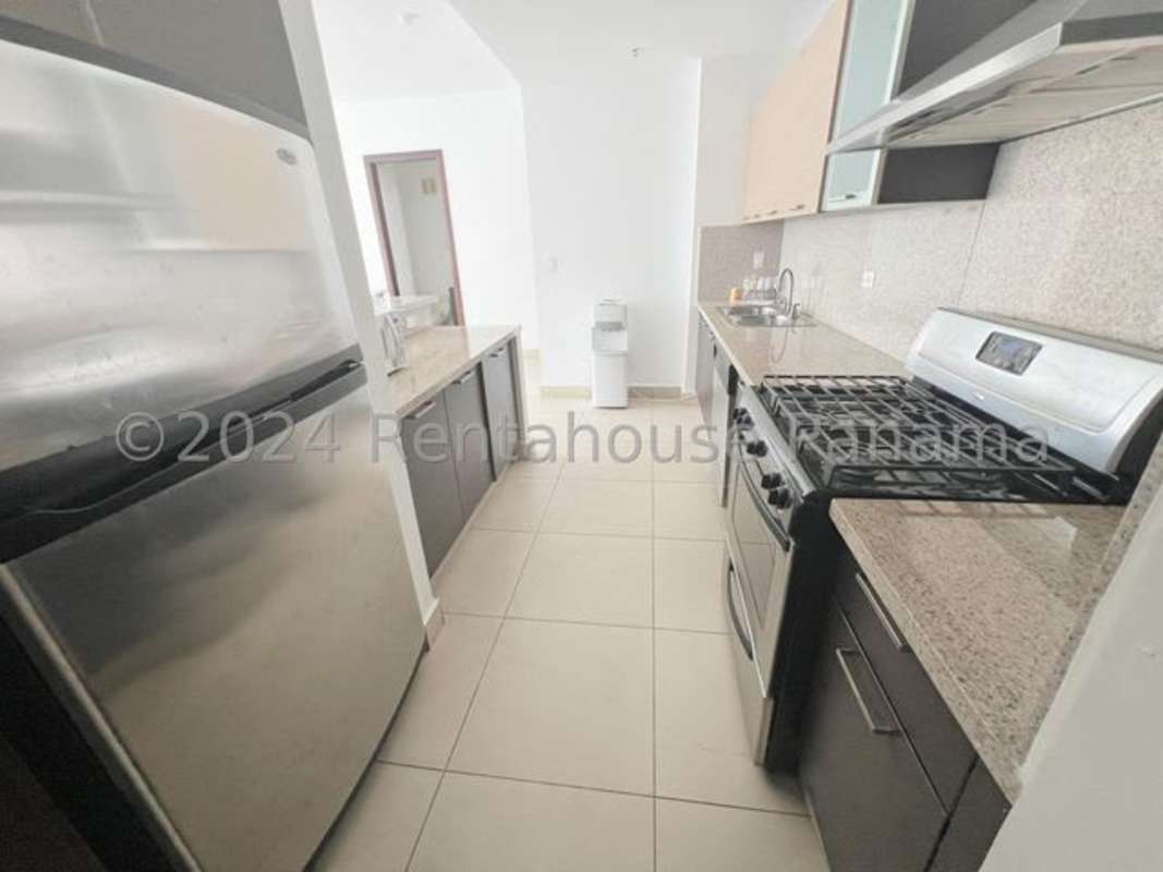 Elegant lobby with seating and full-time concierge PH Dupont Tower luxury tower Panama City