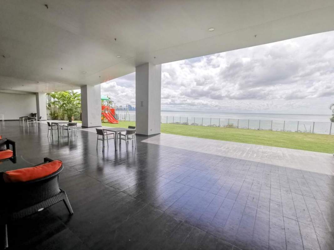 Seaview Furnished 2BR Apartment PH Pacific Point Punta Pacifica