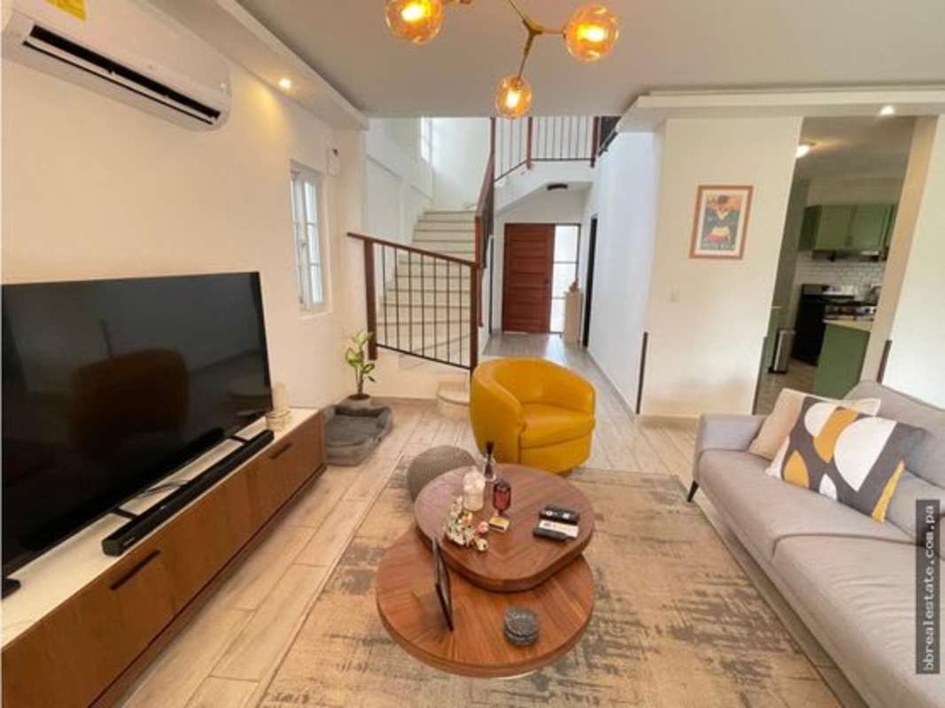 Private terrace with garden, ideal for family gatherings Villa Valencia Costa Sur Panama